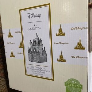 Disney Scentsy Cinderella Castle Warmer